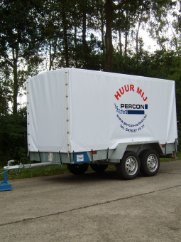 Aanhangwagen - Dubbelas - gesloten - huren | Percon