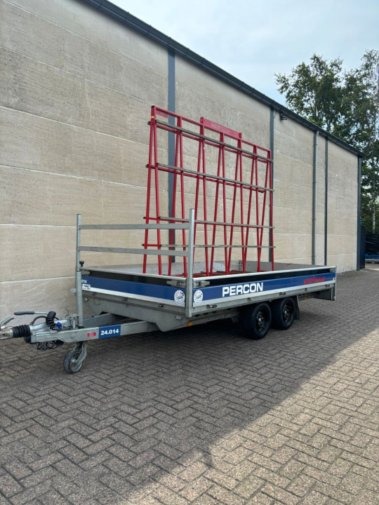 Plateauwagen - 4 meter - dubbelas - met glasrek - huren | Percon | Gekeurde Plateauwagen - voor veilig vervoer