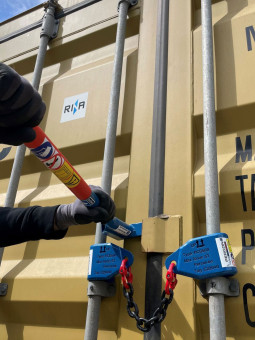 Percon-Bar kopen | Percon | Percon-Bar voor het veilig openen van zeecontainerdeuren