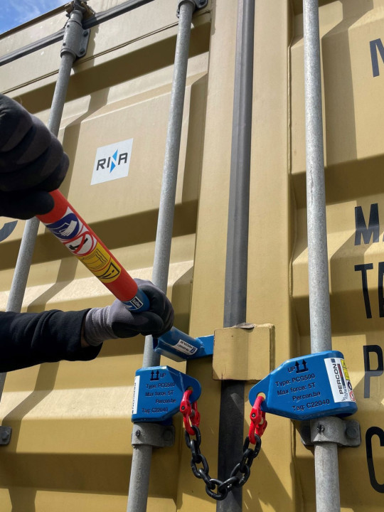 Percon-Bar kopen | Percon | Percon-Bar voor het veilig openen van zeecontainerdeuren