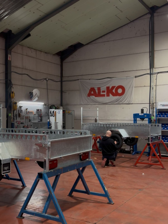 Plateau aanhangwagen kopen | Percon | Sterke Kwaliteitsmerken & Advies